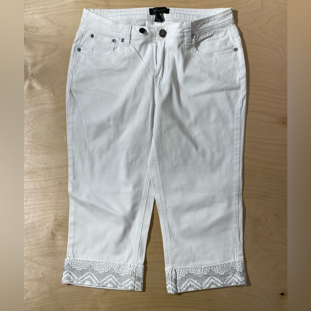 Baccini White Capris Pants with Embellished Cuffs 10 (PY)